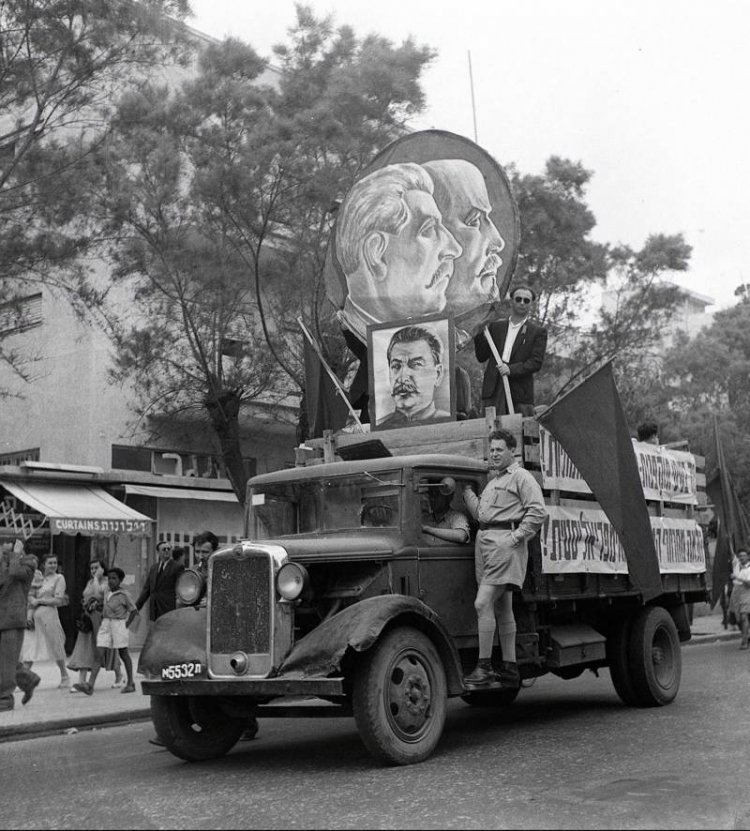 Manifestação do Primeiro de Maio em Tel Aviv homenagem a Stalin